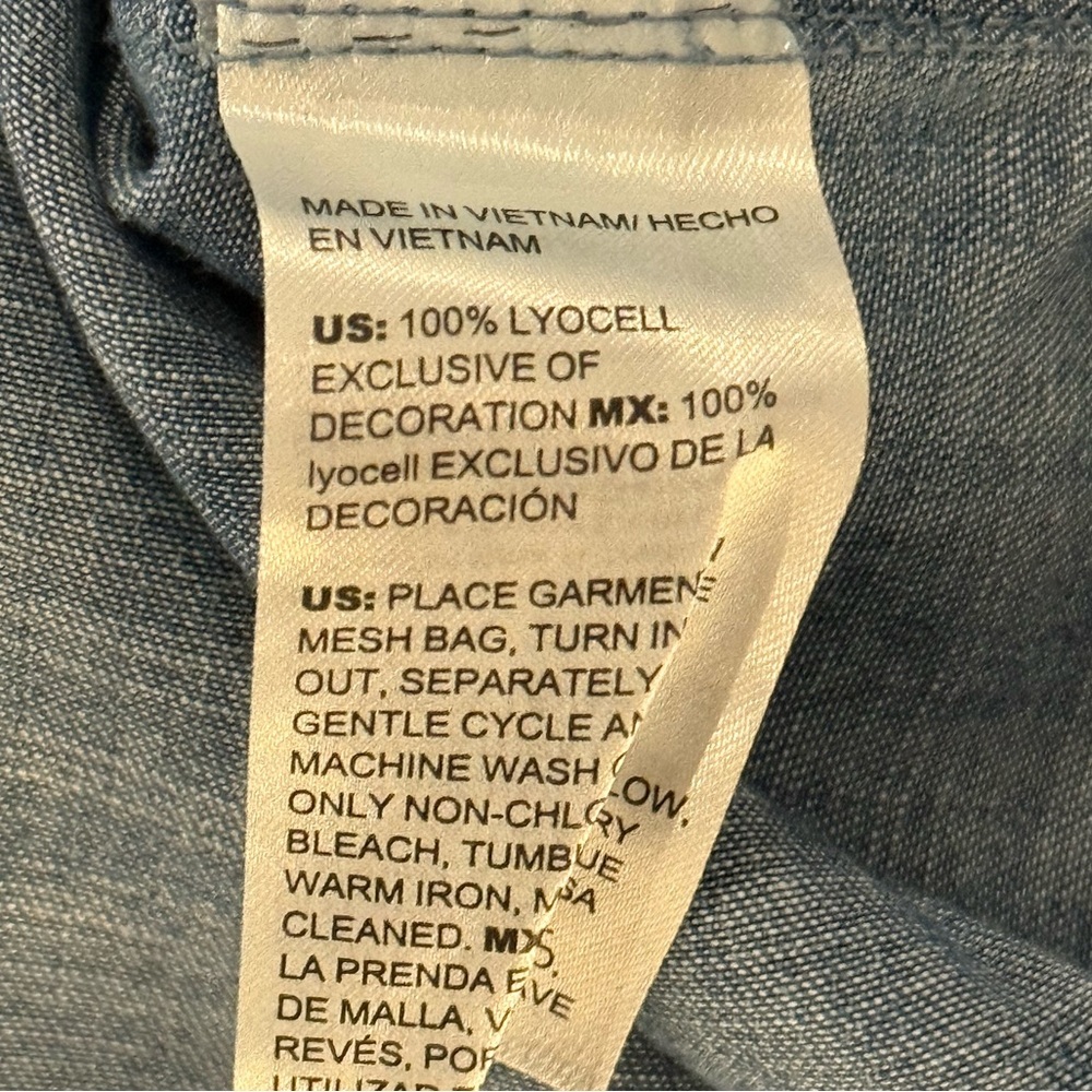 CHICO’S Embroidered Tencel Denim Button Down Shirt Star Sequins Size XL NEW - Picture 6 of 9